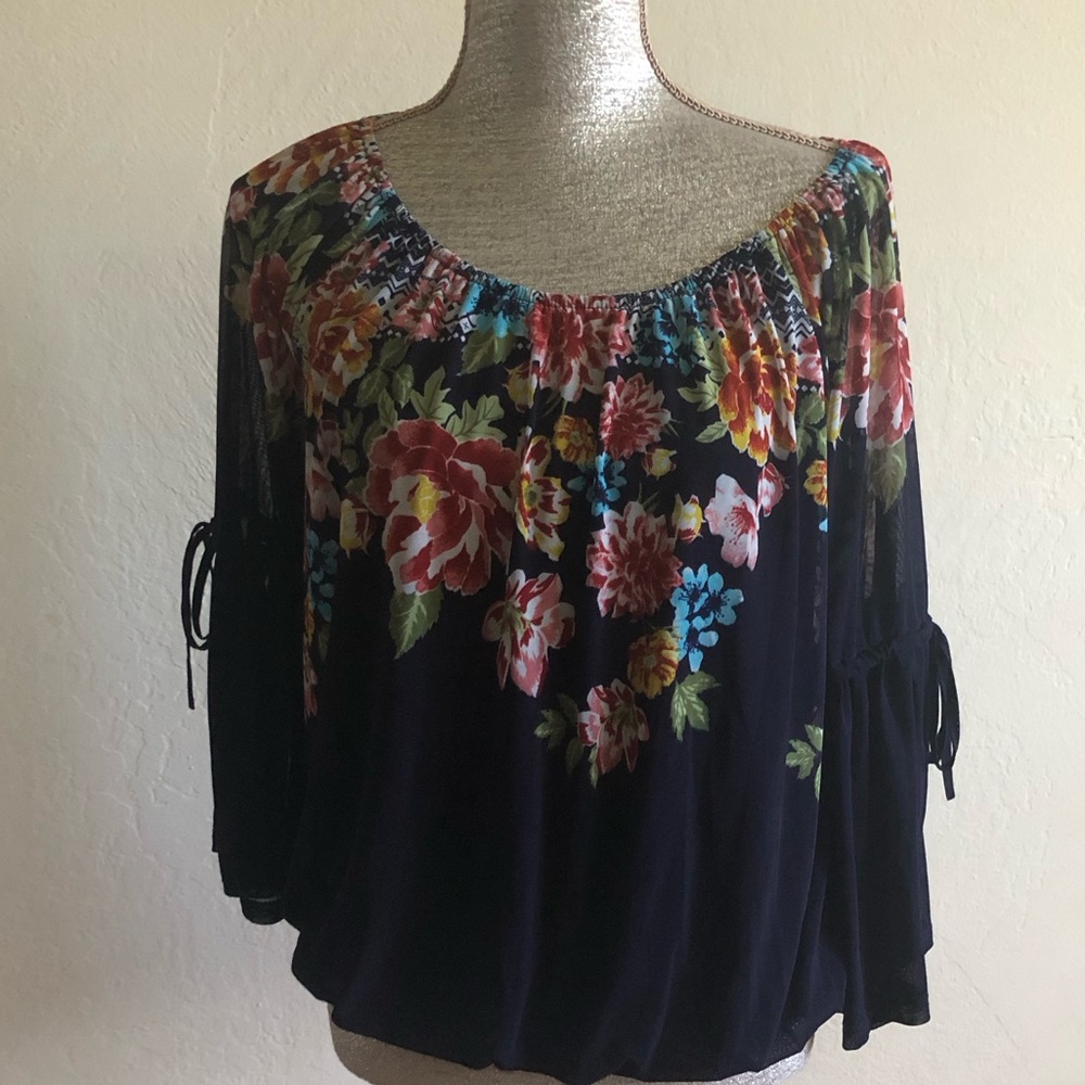Ember long sleeves elastic in in waist floral design size small blouse